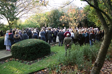 crowd on remembrance day 2014